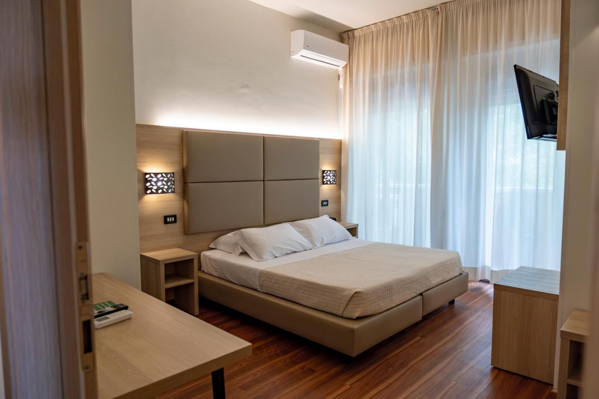 Hotel St Gregory Park Rimini Dış mekan fotoğraf