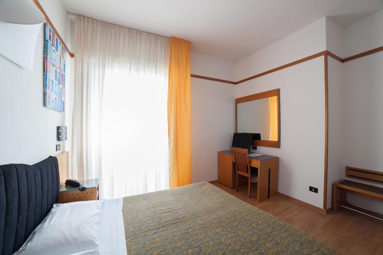 Hotel St Gregory Park Rimini Dış mekan fotoğraf